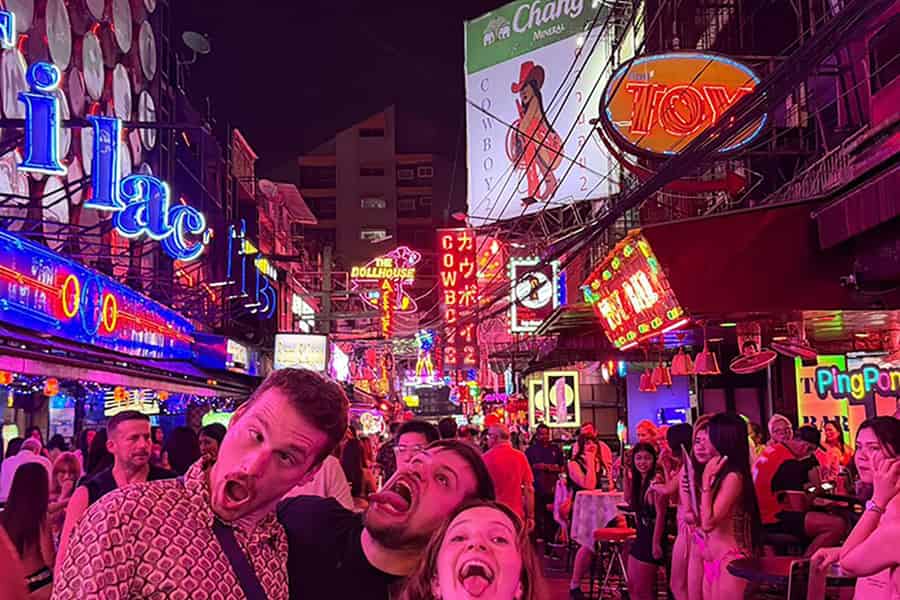 Bangkok-Party-Tier: Kneipentour + Club-Eintritt inklusive. Foto: GetYourGuide Bangkok-Party-Tier: Kneipentour + Club-Eintritt inklusive. Foto: GetYourGuide