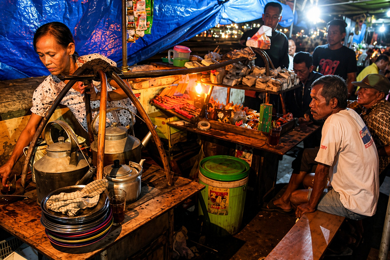 Yogyakarta: Private Night Food Tour with Lo