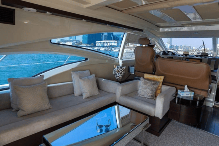 Abu Dhabi: Yachtcharter