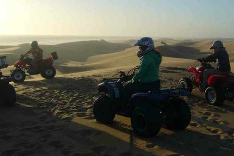 Pyramides de Gizeh : 1 h de quad dans le désert1 h de quad dans le désert 1 h à dos de chameau