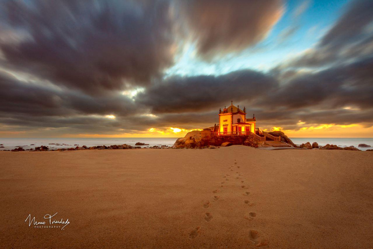 From Lisbon: Pena Palace, Regaleira, Sintra &amp; Cascais TourLisbon Meeting Point