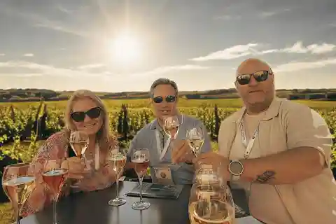 Odkryj sekrety domów szampańskich i winnic podczas degustacji