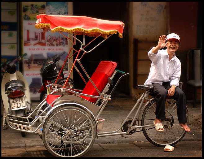 Hanoi Walking Street Food Tour & Cyclo Ride