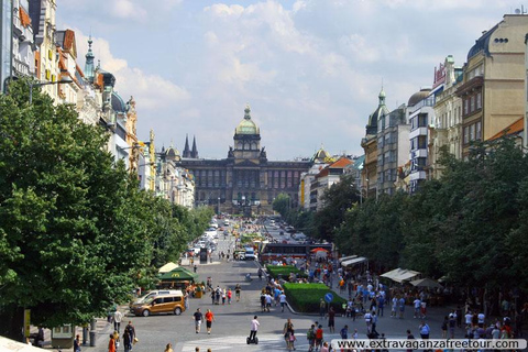 Tour de 3,5 h por la Praga Comunista y por los búnkersTour de la Praga Comunista