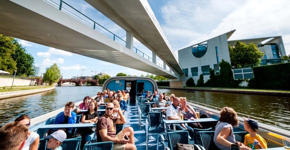 Berlin: 3,25-stündige Bootstour auf der Spree und dem Landwehrkanal