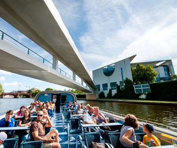 Berlin: 3.25-Hour Spree & Landwehrkanal Boat Tour