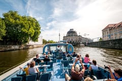 Bootstour auf Landwehrkanal und Spree mit Guide vor Ort