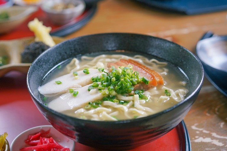 Naha: Okinawa Shuri Castle Peace Walking Tour