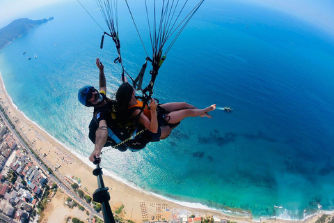 Alanya: Tandem Paragliding Tour with Hotel Transfer