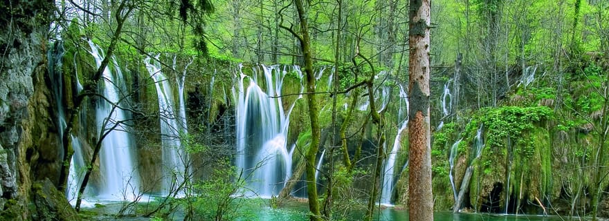 Excursion d'une journée aux lacs de Plitvice au départ de Rijeka, simple et sécurisée