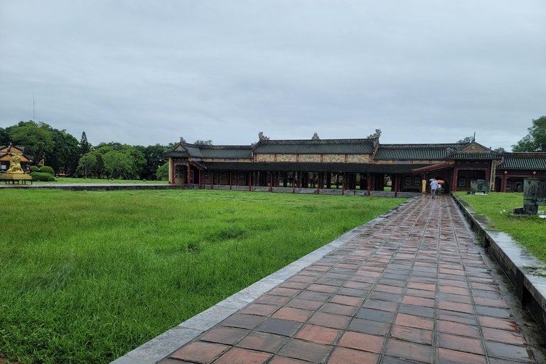 Visite privée de la citadelle de Hue avec déjeuner royal