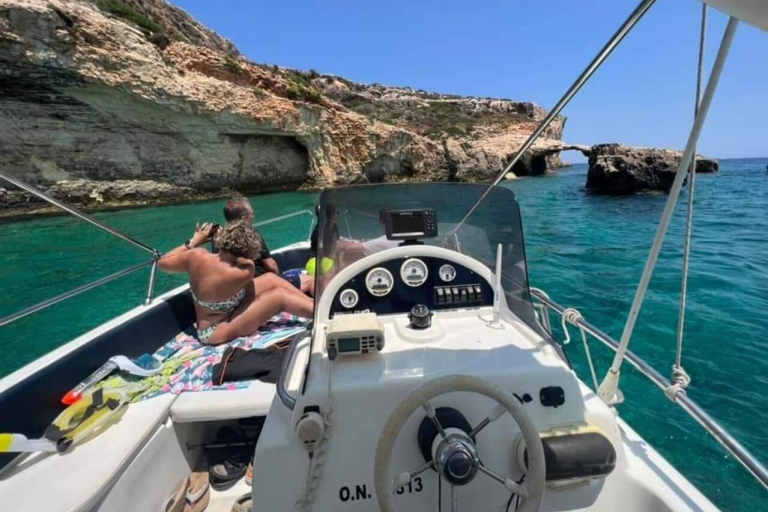 Malta: Private Sightseeing Boat Cruise with Swim Stops 5-Hour Option