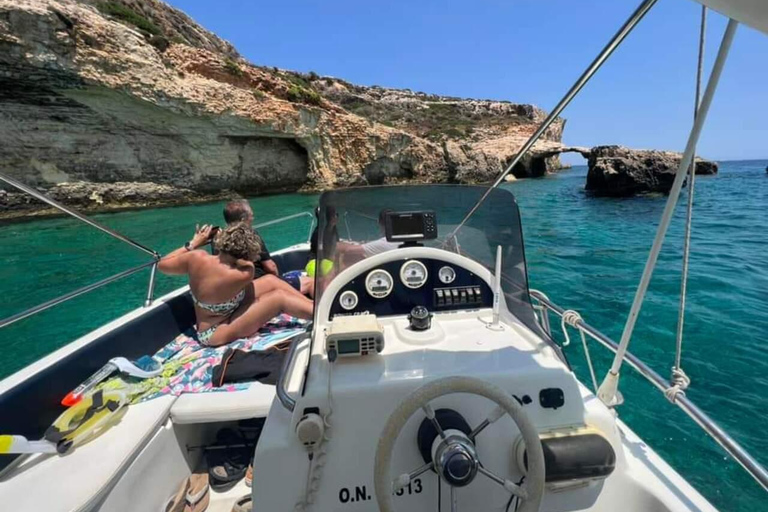 Malta: Private Sightseeing Boat Cruise with Swim Stops 5-Hour Option