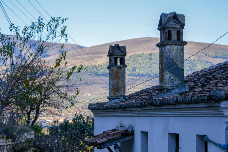 &quot;Berat: Patrimônio da UNESCO e viagem de 1 dia para a Cachoeira Bogova&quot;&quot;Berat: Patrimônio da UNESCO e Cachoeira Bogova&quot; - Tiranë