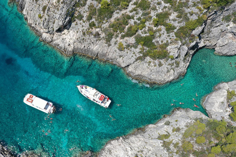 Zakynthos: Półdniowa eksploracja wraku statku i błękitnych jaskiń