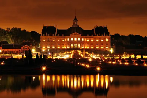 Parijs: Diner bij kaarslicht in Vaux-le-Vicomte per limousine