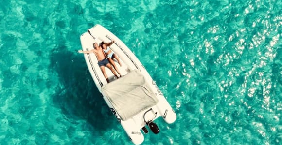 Porto Rotondo: Fahre dein Boot – kein Führerschein erforderlich