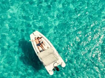 Porto Rotondo: drive your boat - no licence needed