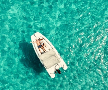 Porto Rotondo: drive your boat - no licence needed