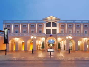 Ab Neapel: La Reggia Designer Outlet Tour Ab Neapel: La Reggia Designer Outlet Tour