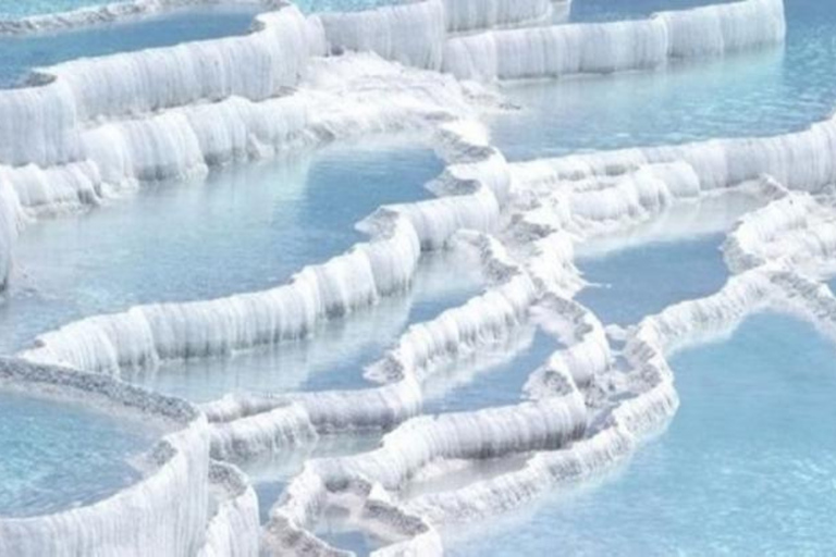 From Antalya: Pamukkale & Hierapolis Day Trip with Lunch