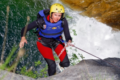 Depuis Split ou Zadvarje : Canyoning extrême sur la rivière CetinaPoint de rencontre à Split
