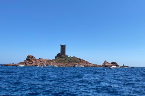 Yacht Me Up Cruzeiro Privado com Tudo Incluído Cannes Lérins SailUm dia na baía de Cannes com tudo incluído