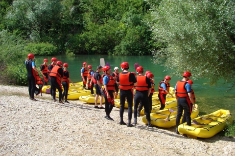 Medio día de rafting en el río Cetina