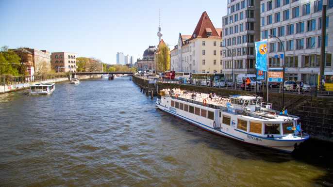 Berlin: 2.5-Hour Boat Tour Along the River Spree