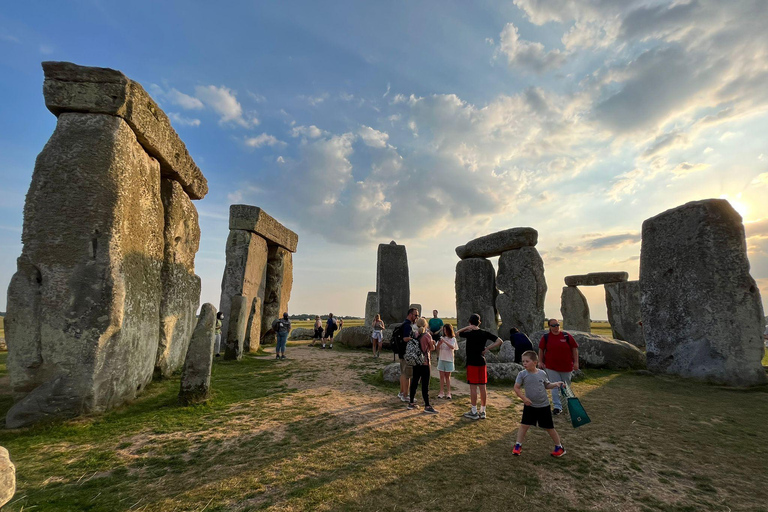 Stonehenge Private Sunset Tour with Lacock and BathStonehenge Private Sunset Tour Plus Lacock and Bath