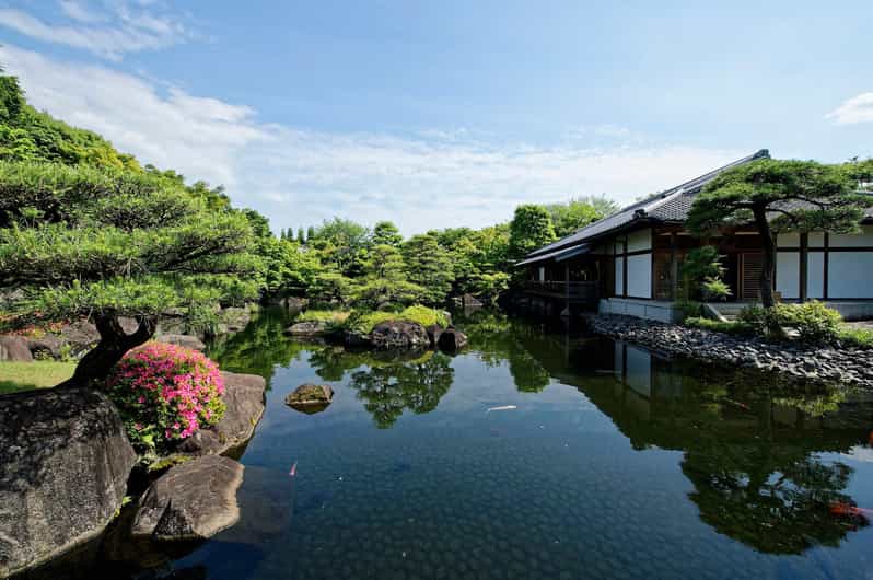 Himeji: Castle & Koko-en Garden Walk with Entry Tickets