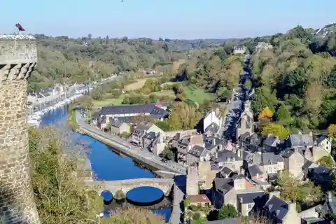 Dinan: Private Guided Walking Tour