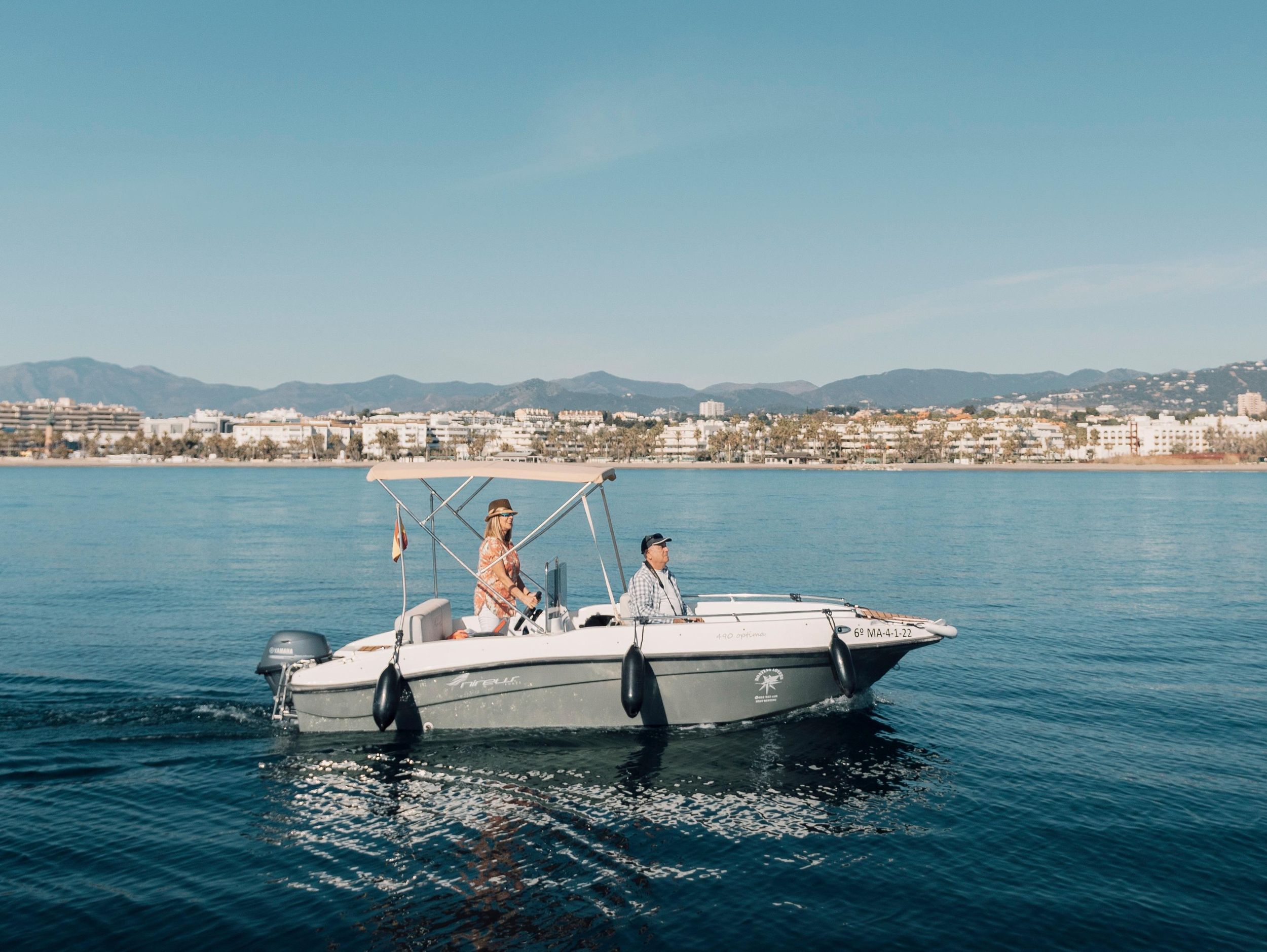 MANGO BOAT - Unlizenziertes Boot in Puerto Banús