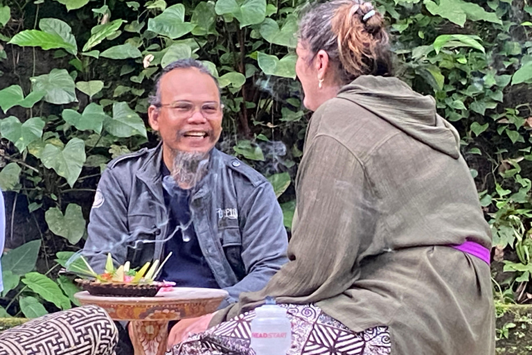 Ubud: Palm Reading and Trauma Healing Therapy