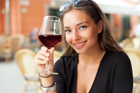 Wroclaw Wine Tasting Private Tour with Wine Expert 2-hour: 4 Wines Tasting
