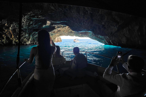 Tour en bateau à la grotte bleue, à la Dame des rochers et à Mamula