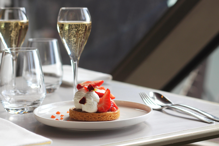 Paris: Eiffel Tower Dining, Gustave Menu at Madame Brasserie Eiffel Tower Madame Brasserie early evening dinner