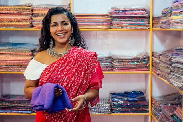 Delhi: Wedding & Gift Shopping Tour with Private Transfer