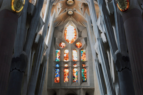 Barcelona: Sagrada Família Skip the Line Tour & Entry Ticket Tour in French