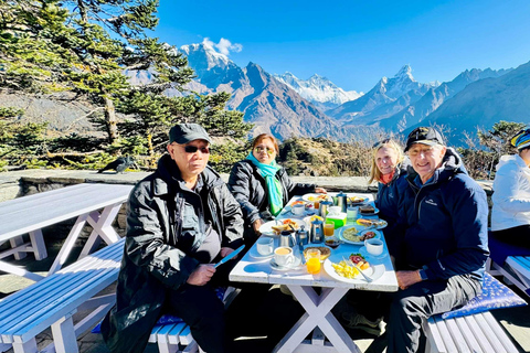 Everest Base Camp Helicopter Tour Zwischenstopp im Everest View Hotel