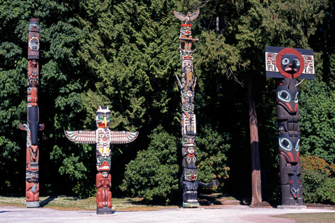 Od Stanley Park do Totem Poles: Malowniczy spacer po Vancouver