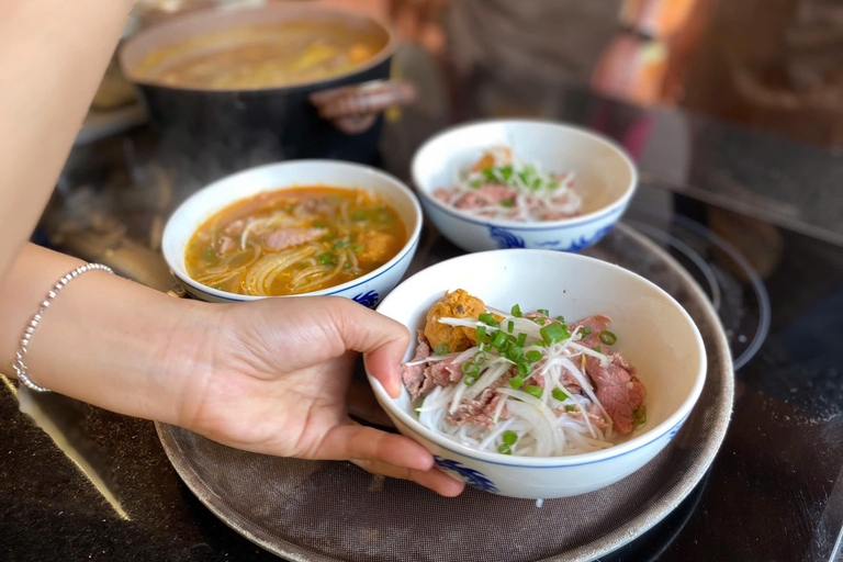 顺化市：顺化牛肉面工作坊 - 顺化传统美食之旅顺化牛肉面汤烹饪工作坊和当地市场之旅