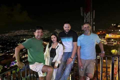 Medellín Night life tour bilingual hosts Medellín Night life tour
