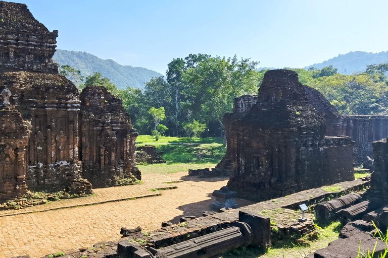 Santuario di My Son e tour a piedi di Hoi AnPickup+ritorno a Hoi An Santuario di My Son e tour a piedi di Hoi An