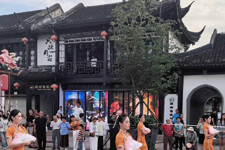 Shanghai Zhouzhuang Water Town Guided Tour with Free Time