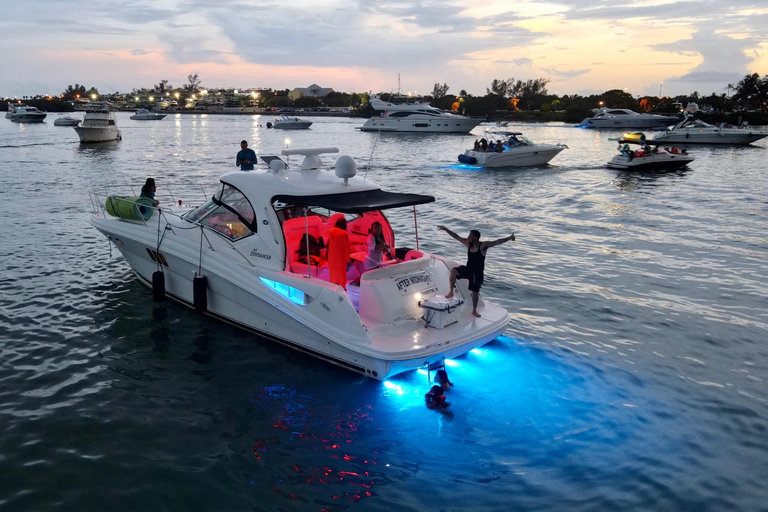 Miami: Noleggio di uno yacht privato con bevandeNoleggio di 2 ore