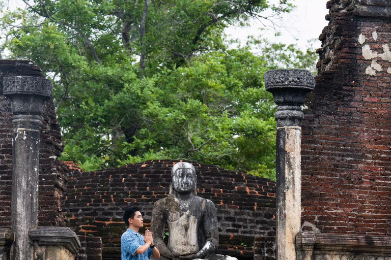 Heritage Discovery: Kandy to Polonnaruwa & Sigiriya Day Tour