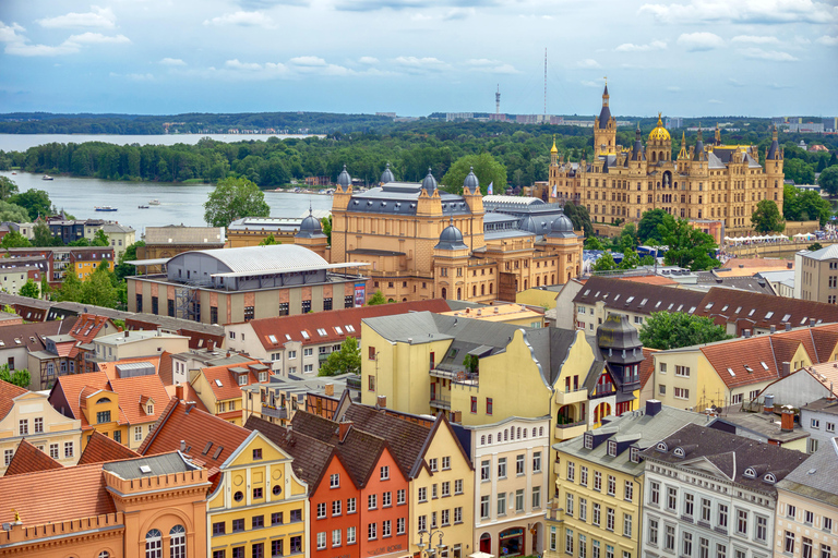 Schwerin: Express Walk with a Local 90 min - Walking Tour