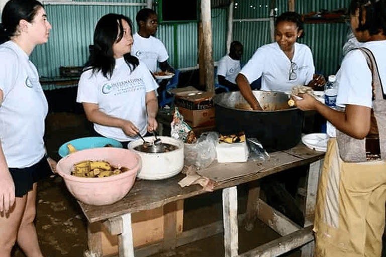 Watamu: Besök på barnhem och donationstur.