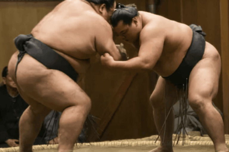 Kioto: doświadczenie sumo z drinkiem i zdjęciemKioto: doświadczenie sumo z napojem i zdjęciem